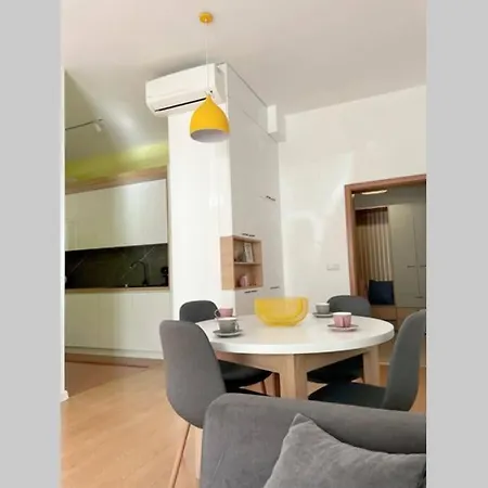уютен в сърцето на прекрасен град Apartment